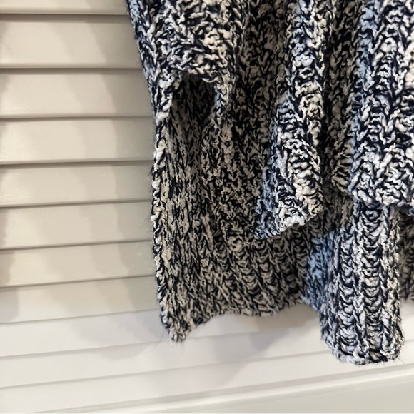 BB Dakota Black and White Fall Sweater - Picture 4 of 5